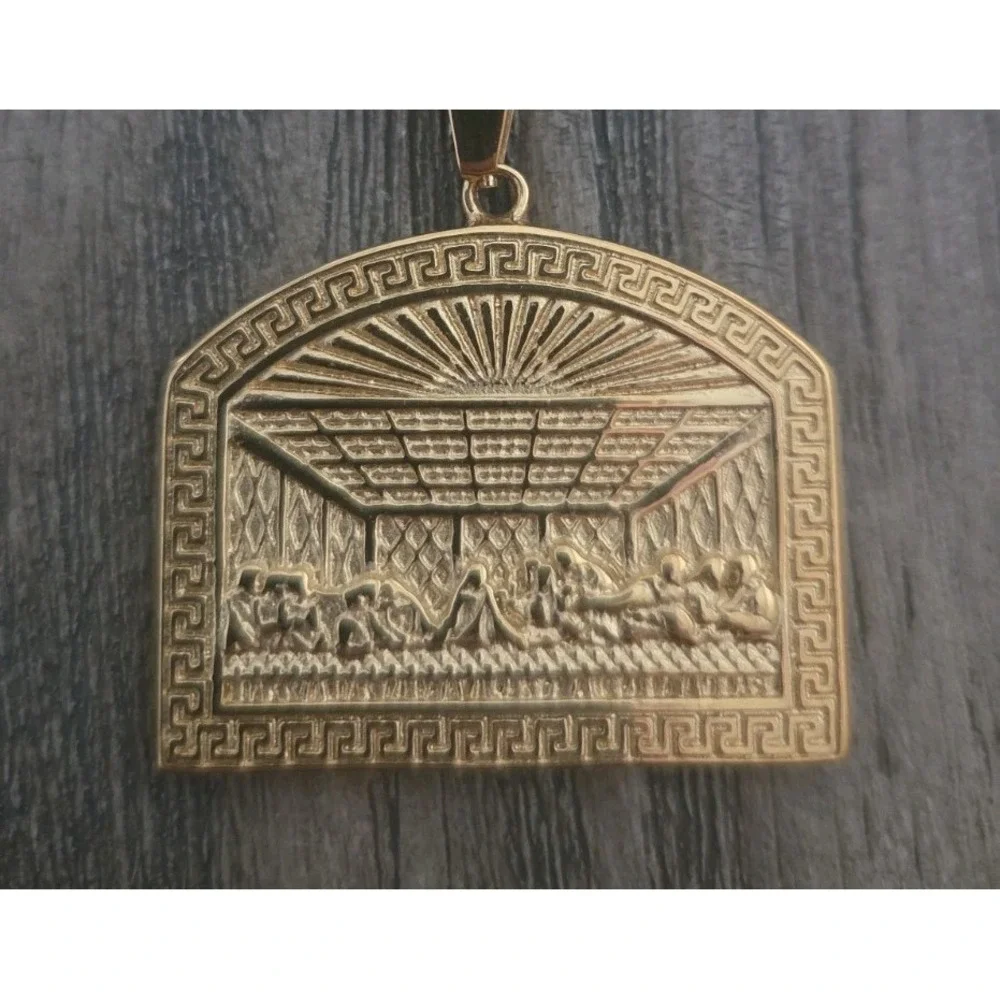 18K Gold Plated Pendant Last Supper 24 Inch Rope Chain